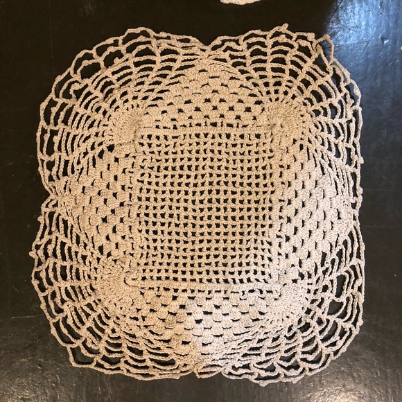 HANDMADE WITH LOVE DOILIES - Picture 3 of 3